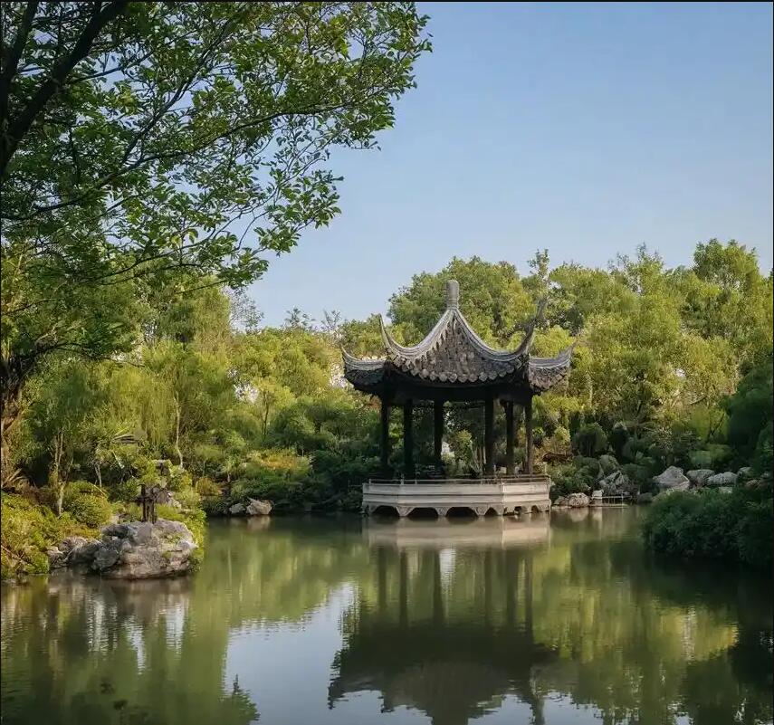 上海卢湾浮夸餐饮有限公司